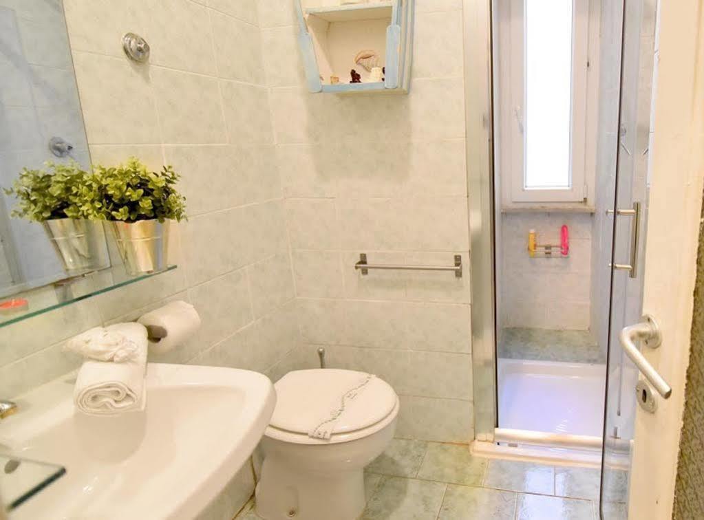 Hotel Mameli Rzym Zewnętrze zdjęcie
